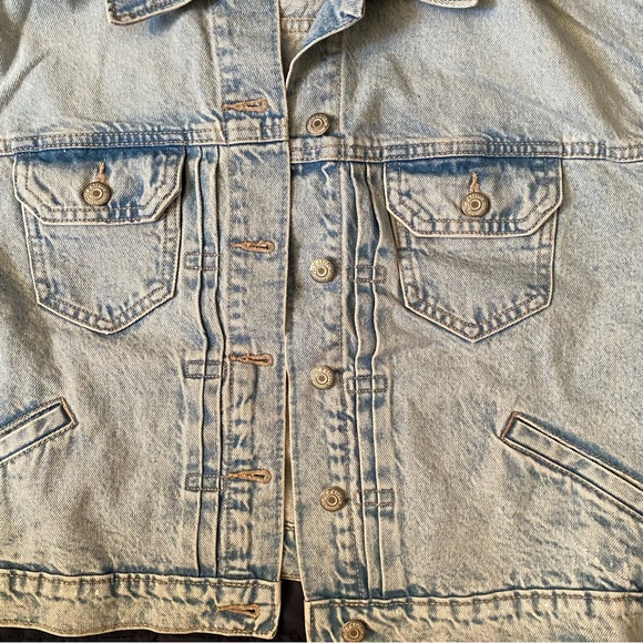 Oversized Cropped Light Wash Rigid Denim Jean Jacket NWT Size Large - Picture 2 of 5